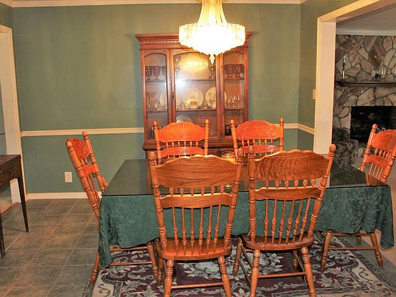 5th image of 615 W Gordon St