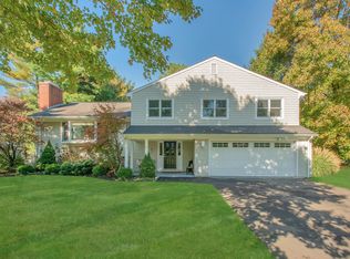 22 Shady Brook Ln, Old Greenwich, CT 06870