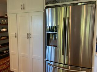 915 Crestview Dr, San Carlos, CA 94070