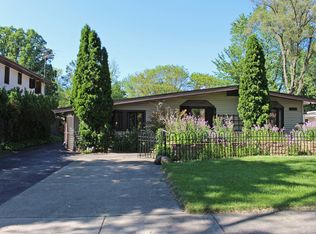 4722 Laurel Ave, Glenview, IL 60025