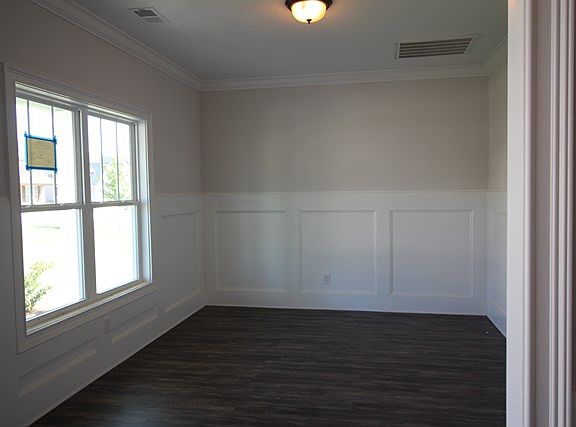 5th image of 8829 Crenshaw Dr