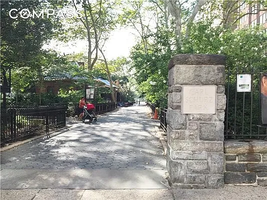 Rented by Compass | media 18