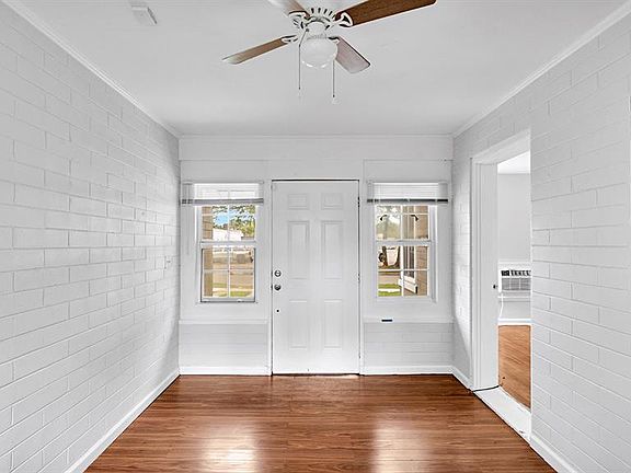 3rd image of 1810 HILLCREST STREET