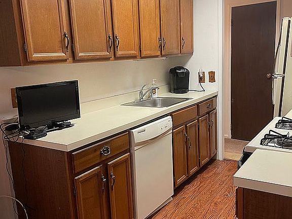 5th image of 2 Elmwood Park Dr APT 411