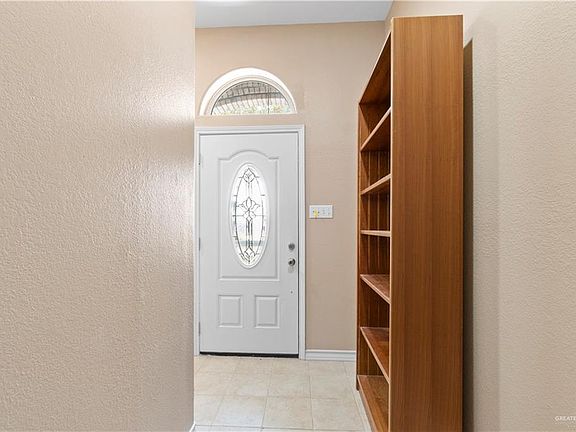3rd image of 4600 W Hackberry Ave