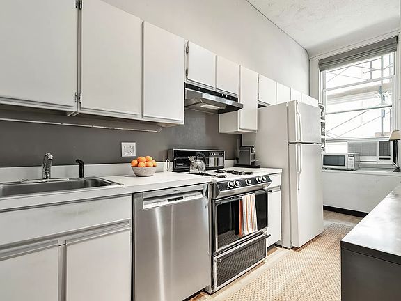 4th image of 258 Broadway APT 6C