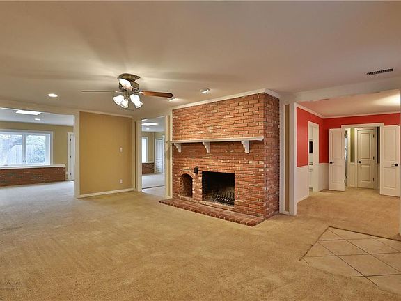 3rd image of 2918 Arrowhead Dr