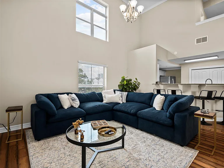 3501 Chenevert St #22 — Photo 8