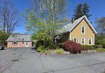 1st image of 625 Bedford St