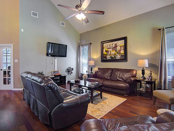 4th image of 9809 Sota Grande Dr