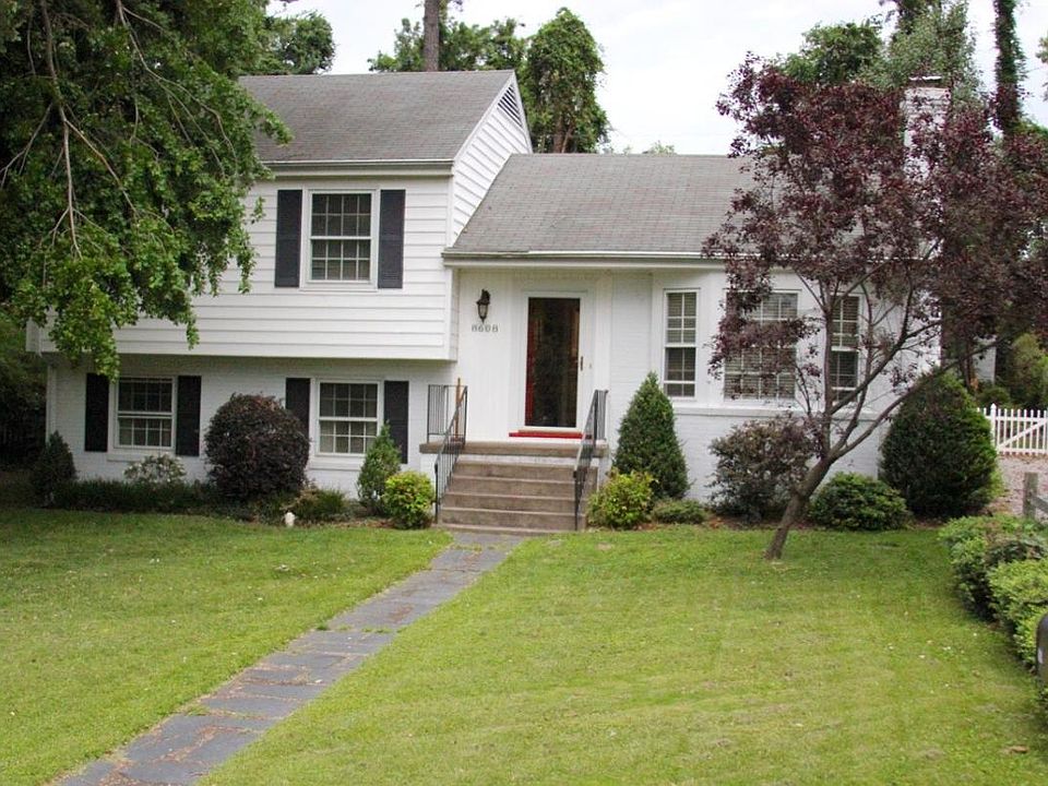 1st image of 8608 Oakcroft Dr