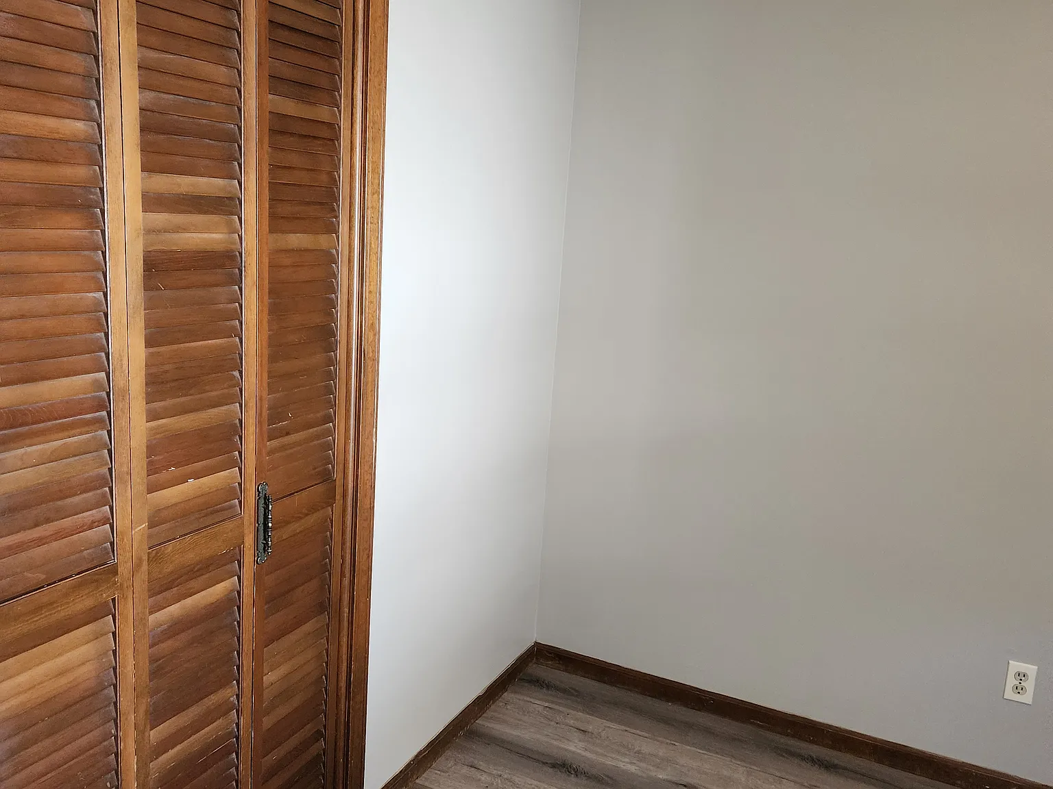 4418 S Weller Ave — Photo 3