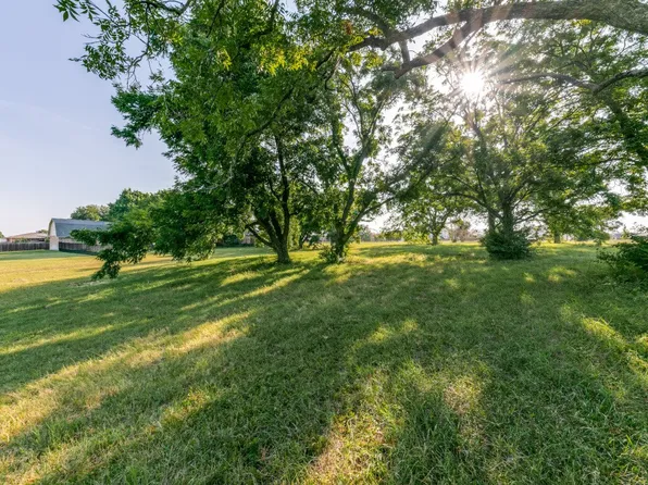 3917 Chiesa Rd, Rowlett, TX 75088