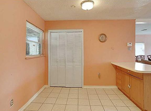 5th image of 2861 Glenbrook Dr