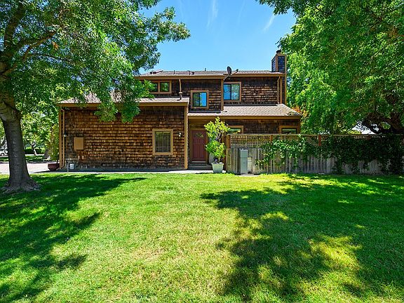 4th image of 9211 Lakewood Drive