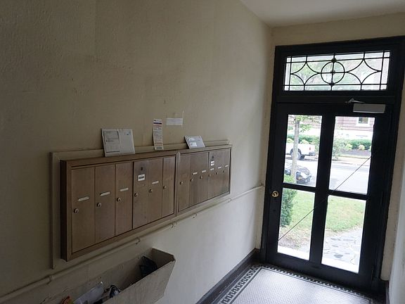 4th image of 2614 Grove Ave APT 11