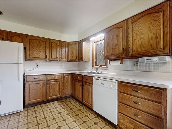4th image of 8345 Vernon Cir