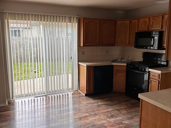 5th image of 3055 McKinley Pkwy