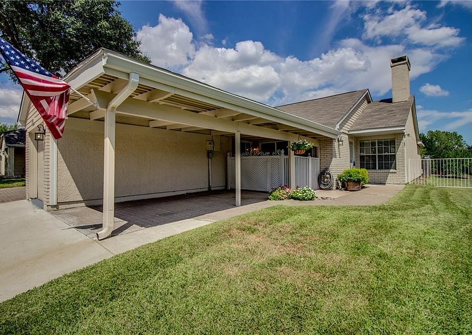 1st image of 2524 Brook Hollow Ct