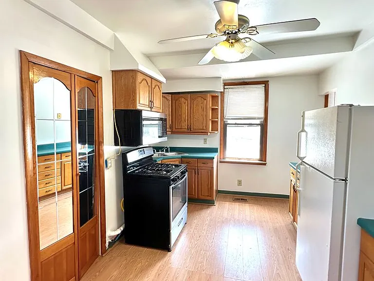 2110 Larkins Way #2 — Photo 5