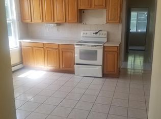 460 Grafton St APT 2, Worcester, MA 01604