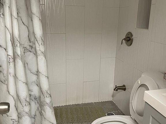 4th image of 11417 133rd St Floor 1