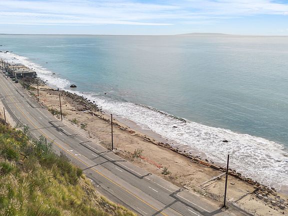 2nd image of 20604 Pacific Coast Hwy