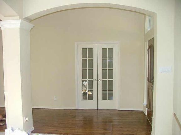 3rd image of 737 Baxter Dr
