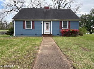 301 Hampton St, Indianola, MS 38751