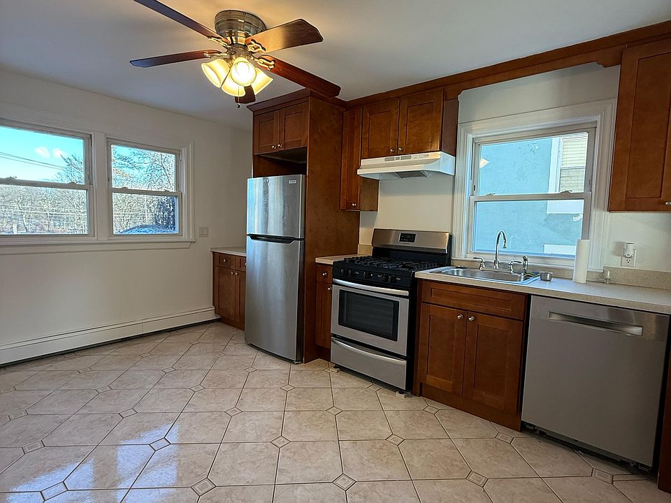 1st image of 180 Crescent Pl Floor 1
