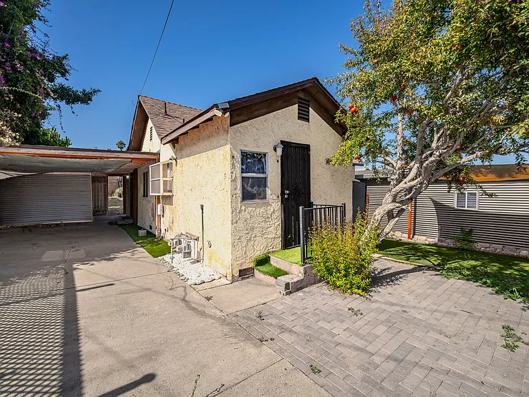 3041 Valle Ave — Photo 12