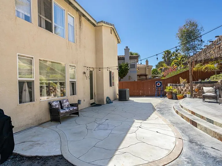725 San Gabriel Pl — Photo 18