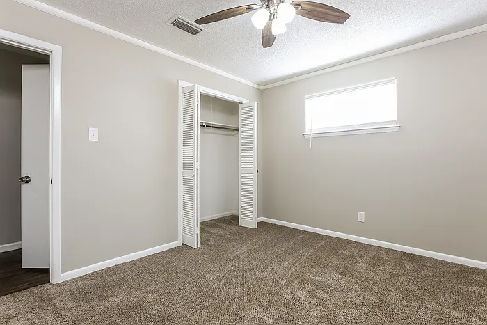 22 Single Oaks Dr — Photo 8