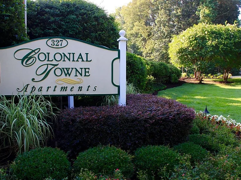 Colonial Towne Apartments — Photo 36