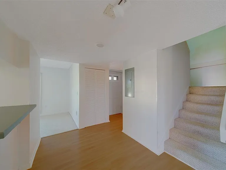 1 Windrush Blvd #28 — Photo 4