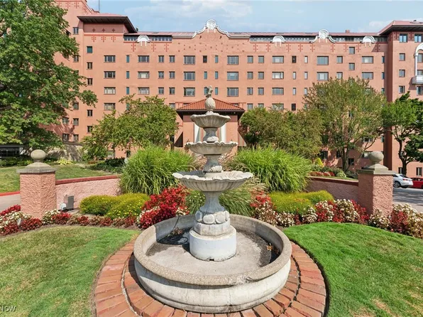 19000 Lake Rd APT 206, Rocky River, OH 44116