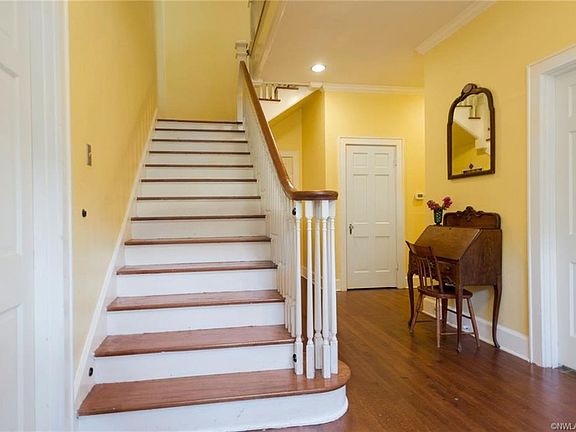 4th image of 525 Linden St
