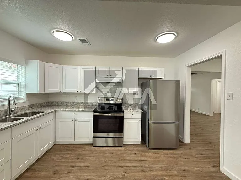 118 Gaskin Dr — Photo 3