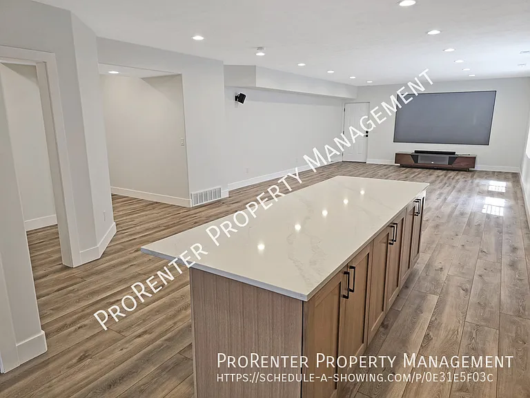 843 Eaglepointe Dr — Photo 37
