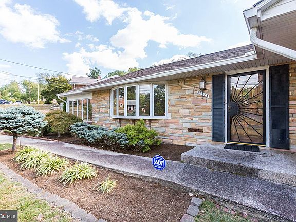 4th image of 12501 Summerwood Dr