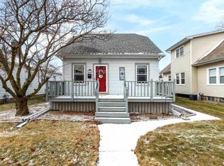 2345 30th St, Moline, IL 61265