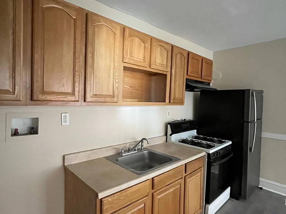 1st image of 157 Wilcox St APT 1N