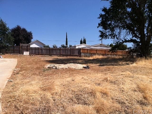 2nd image of 6904 Butte St