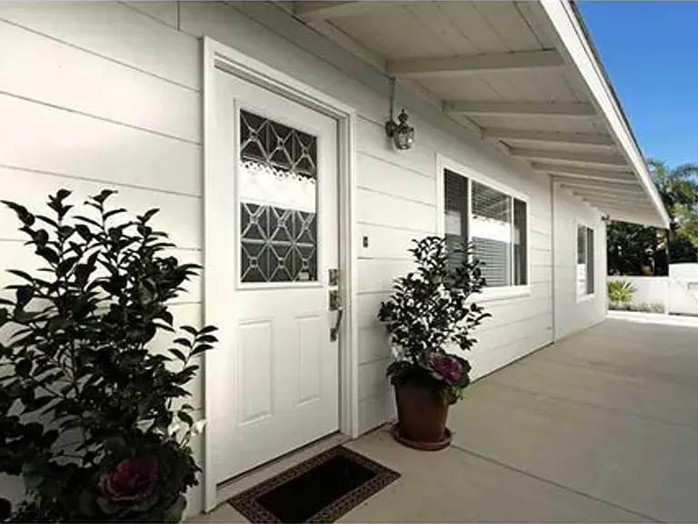 1249 Torrey Pines Rd — Photo 12