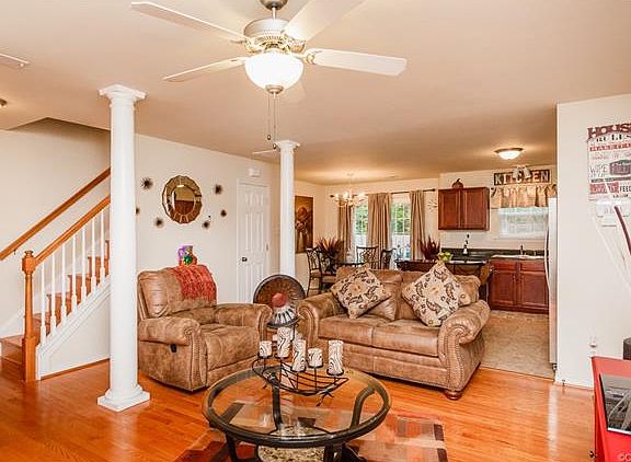 3rd image of 5132 Bayview Dr