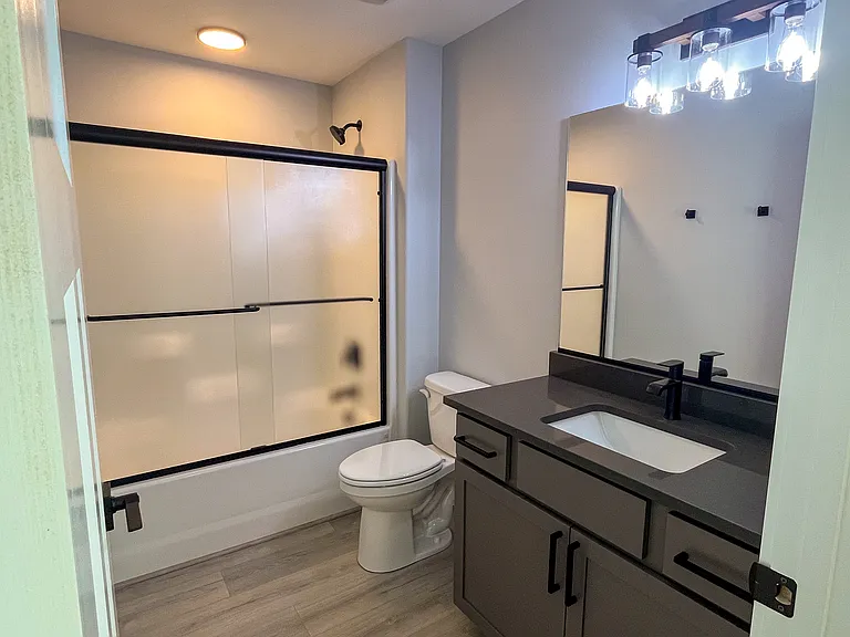 1304 W Dairy Farm Ln — Photo 25