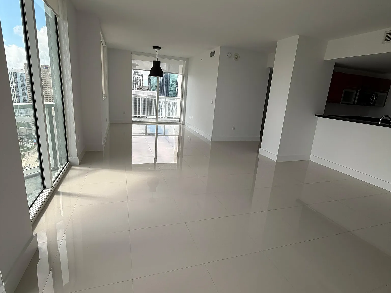2 bed, 2.5 bath, 1363 sqft, $4,550 — Photo 2