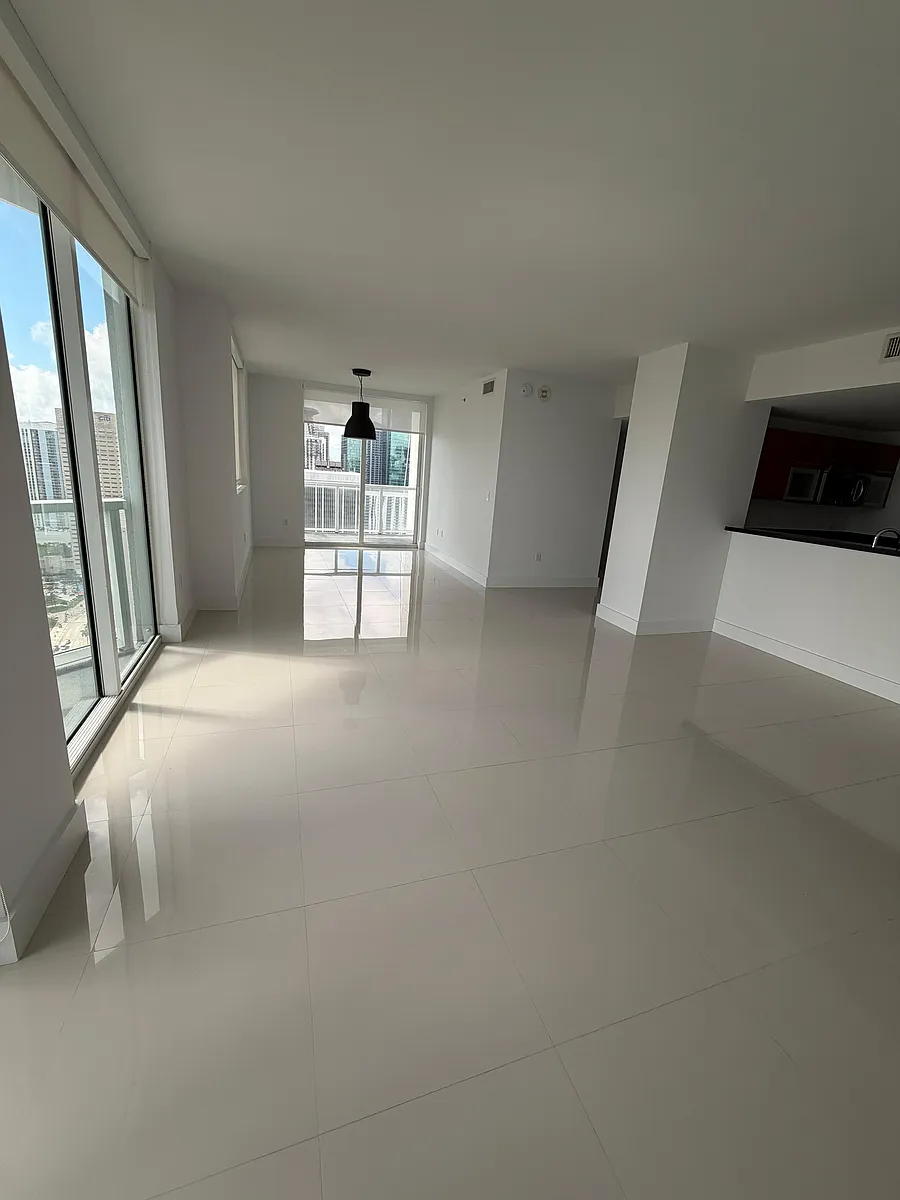 Building Photo - 244 Biscayne Blvd #3803
