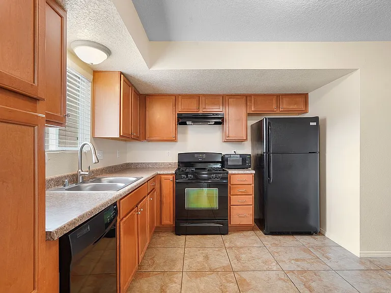 270 Littler Dr SE — Photo 11