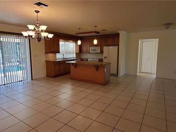4th image of 6372 Plumosa Ave